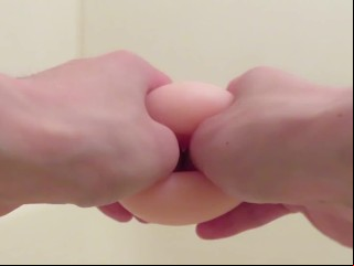 オナホにフィストファックしようとした変態男（hentai Old Bean Is Fisting Grown Up Toy!!）